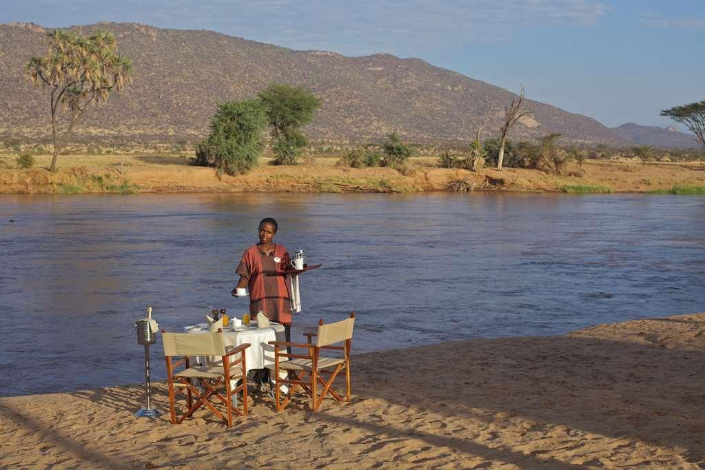 ホテル アシュニル サンブル キャンプ Samburu レストラン 写真